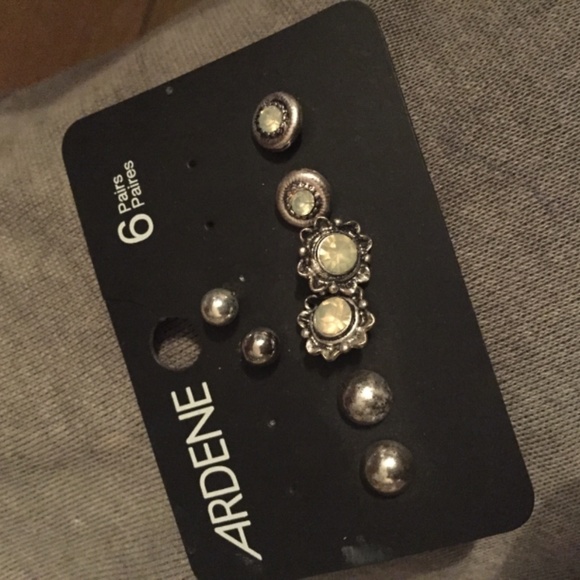 Assorted Silver/Gold Jewellery - Picture 8 of 8